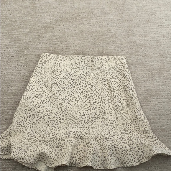 Cheetah print mini skirt - Picture 3 of 3